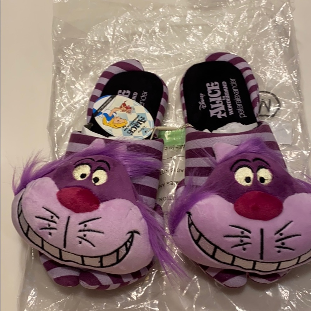 Slippers size Women’s M, new, never used.